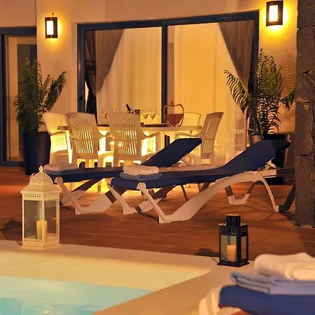 Playa Blanca Sleeps 6 Pool Wifi T691300 Willa *