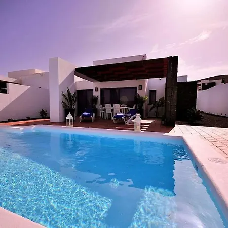 Playa Blanca Sleeps 6 Pool Wifi T691300 Βίλα Πλάγια Μπλάνκα